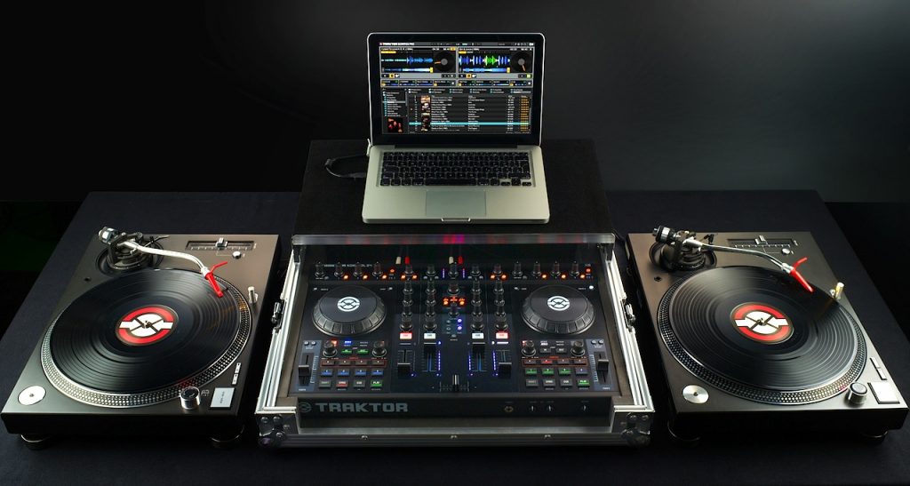 How To Connect a Turntable To a Laptop ClickHowTo